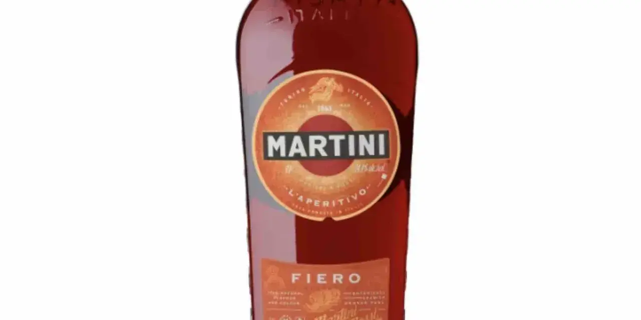 Butelka Martini Fiero, idealna do drinków z Aperolem.