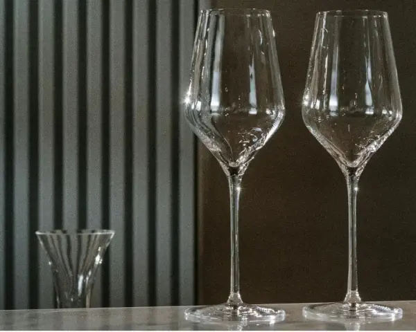 Eleganckie kieliszki do prosecco, idealne na specjalne okazje.