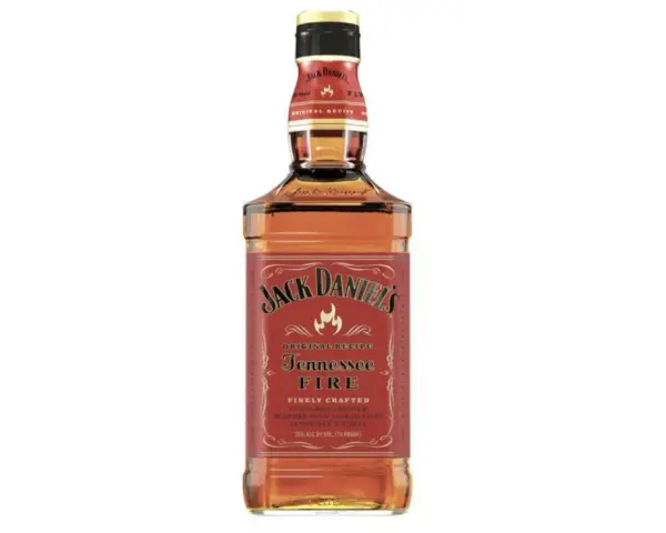 Butelka Jack Daniel's Fire. Idealny do picia solo lub z colą.